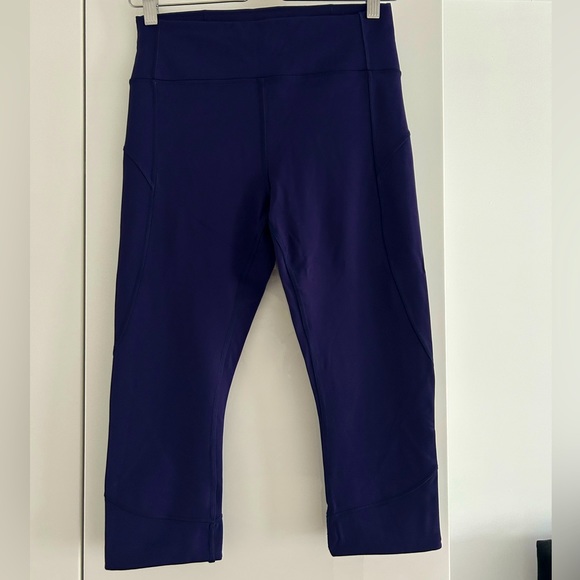Lululemon purple leggings size 8, short - Picture 1 of 4